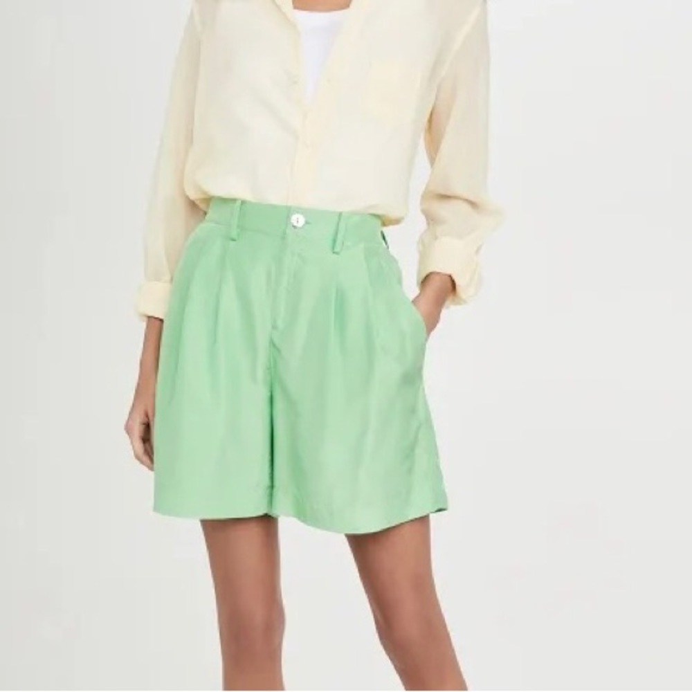 NWT Vince Drapey Habitoi Silk Shorts in Peppermint Green 12